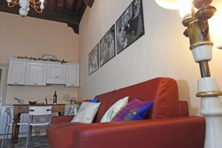 Room 11 of 34