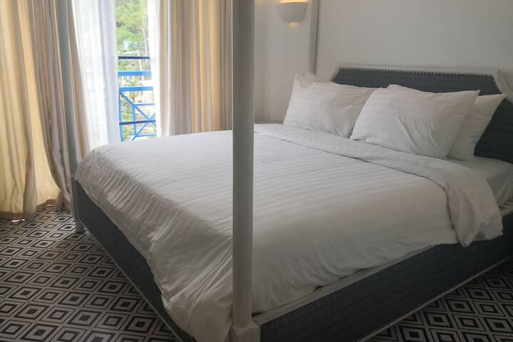Room 4 of 56
