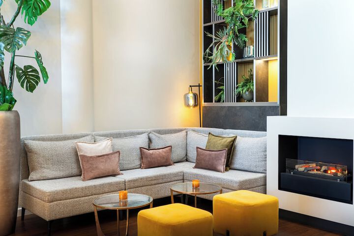 Guest Lobby