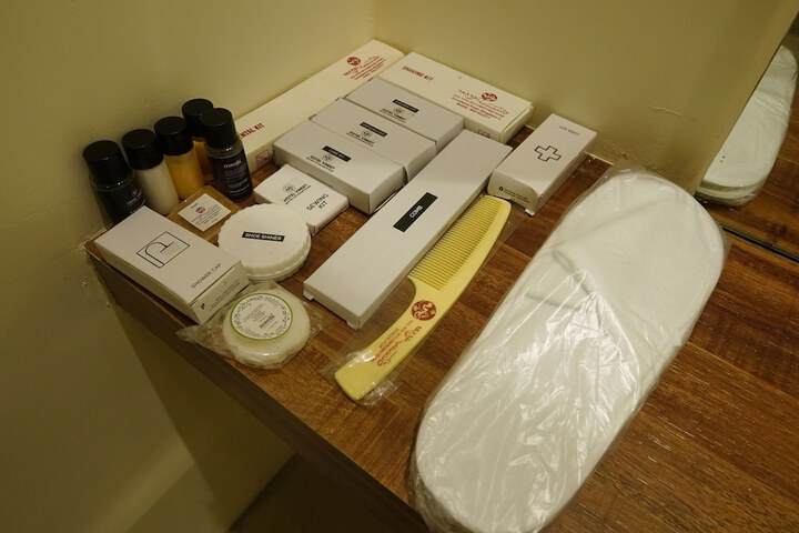 Room 15 of 32