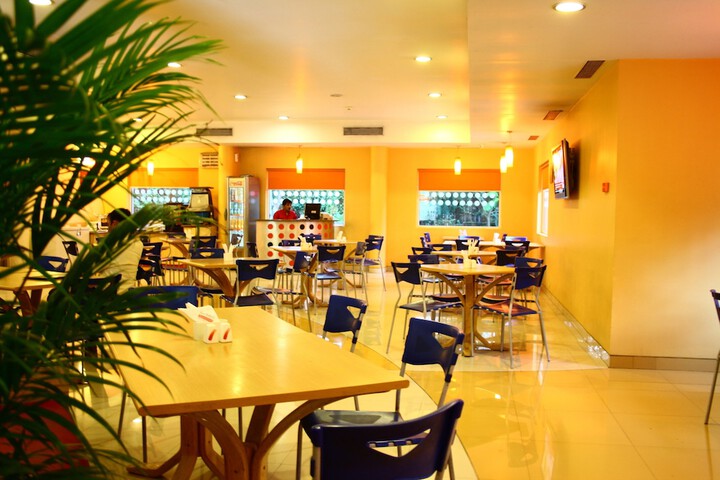 Dining 48 of 62