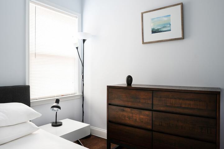 Room 6 of 25