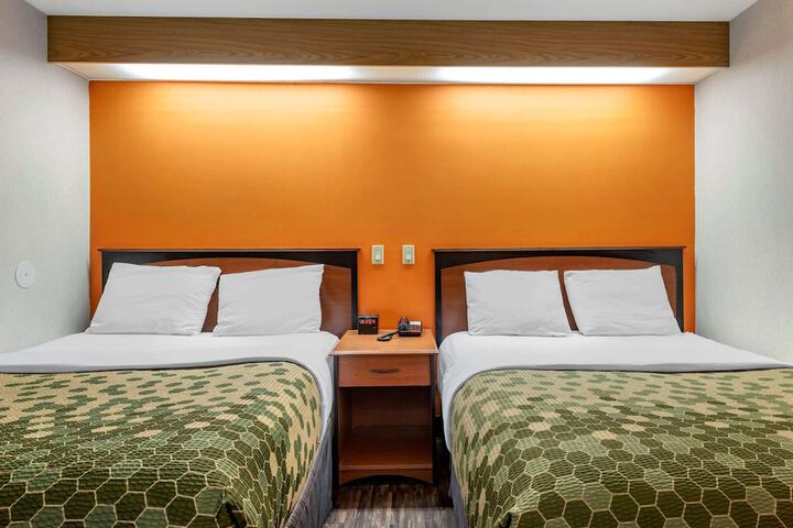 Room 4 of 20