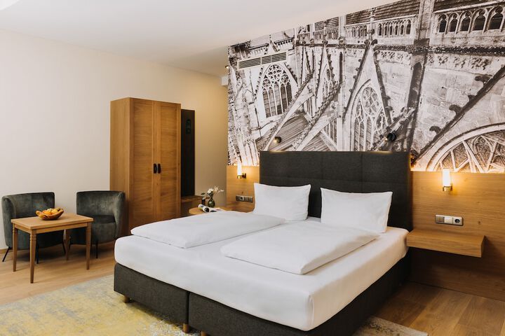 Room 21 of 37