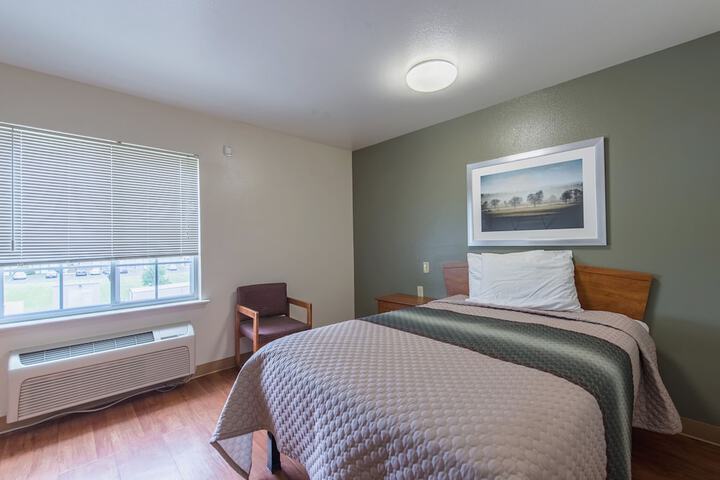 Studio Double Bed Accessible (11 of 23)