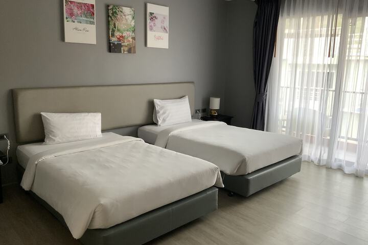 Room 5 of 19