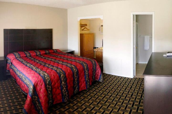 Room 8 of 32