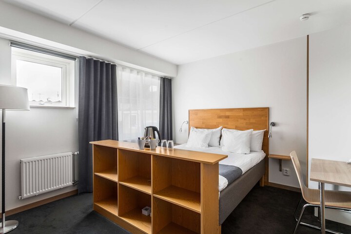 Room 27 of 65
