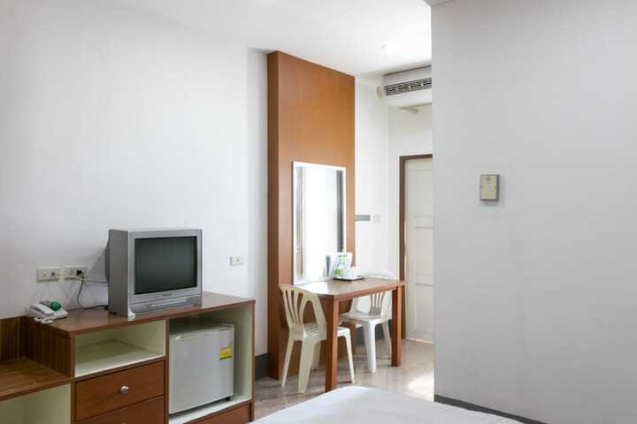 Room 27 of 56