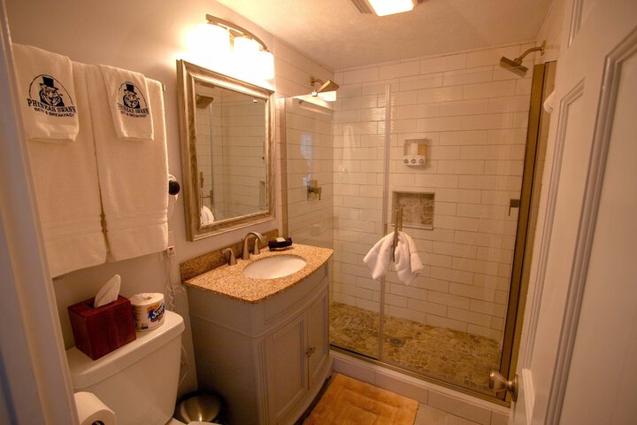 Room 27 of 203