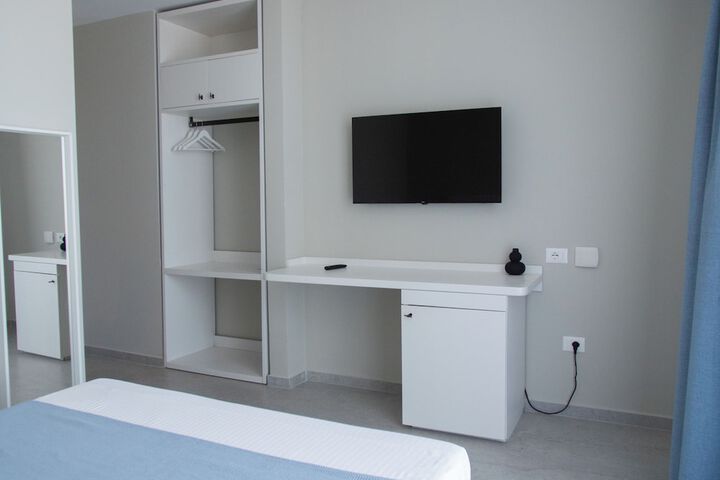 Room 6 of 45