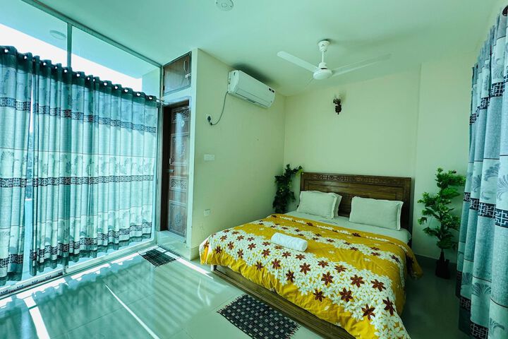 Room 16 of 25