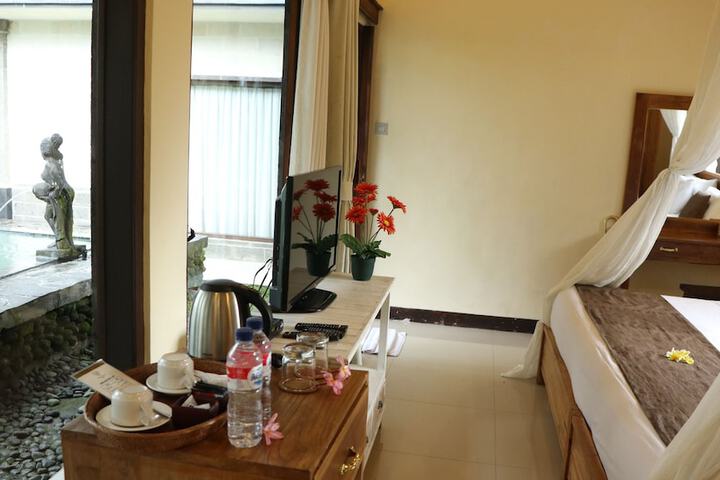 Room 83 of 174