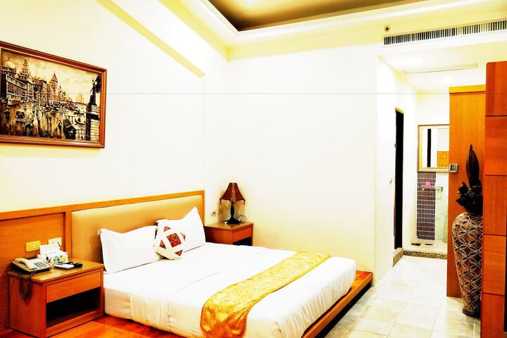 Room 9 of 89