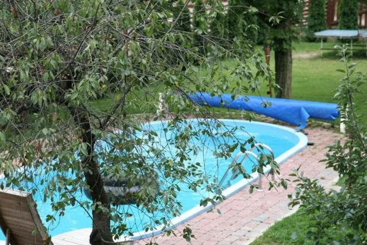 Pool 12 of 28