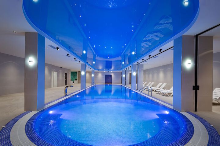 Pool 44 of 141