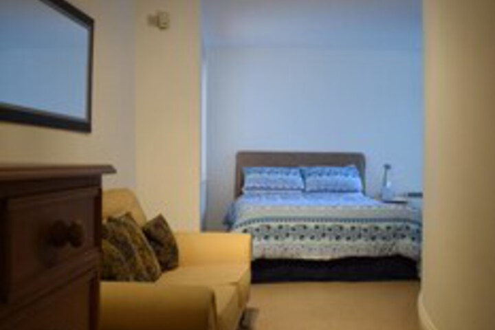 Room 6 of 14