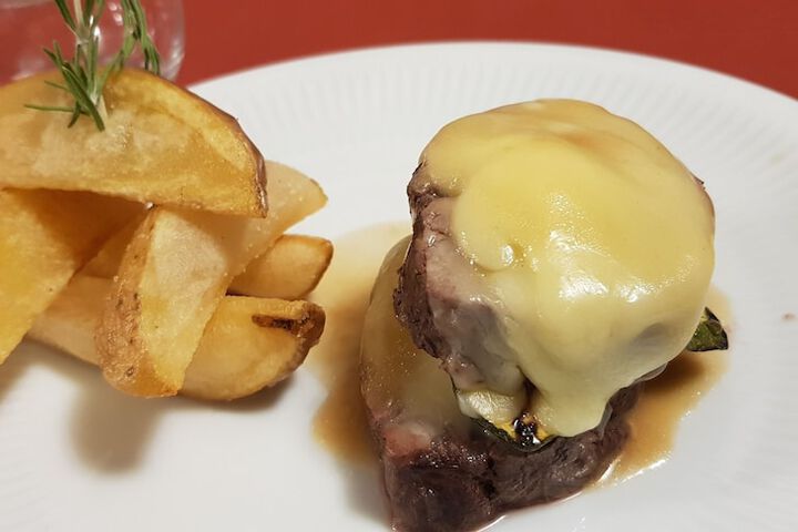 Dining 5 of 18