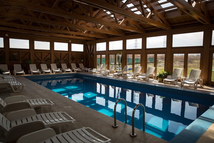 Pool 45 of 96