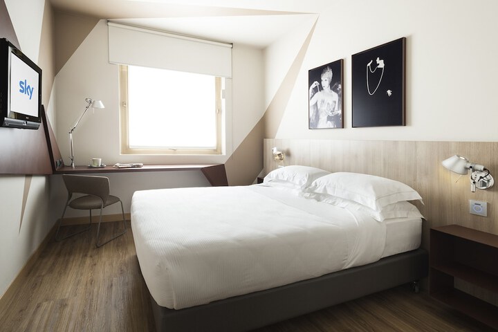 Room 11 of 59