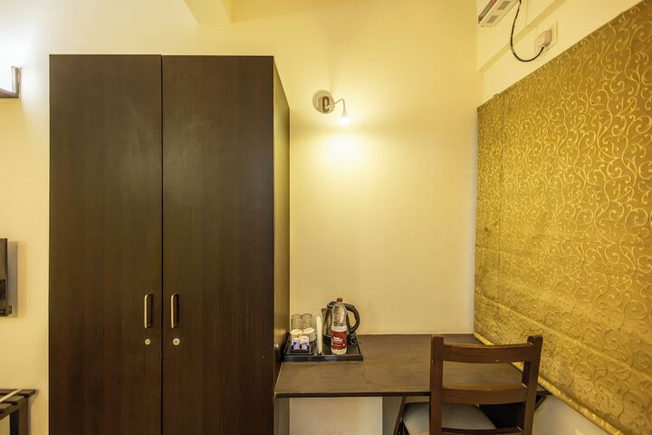 Room 15 of 33