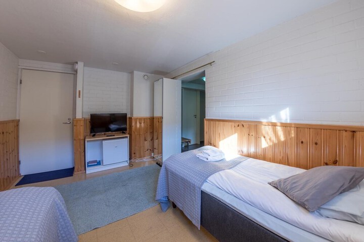 Room 12 of 49