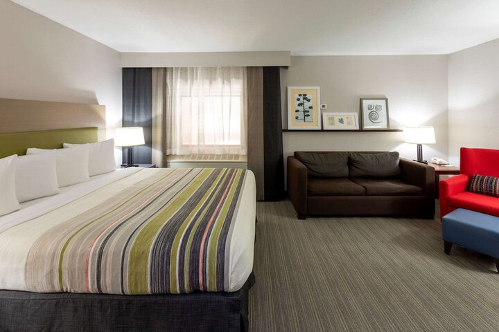 1 King Bed Suite (8 of 13)