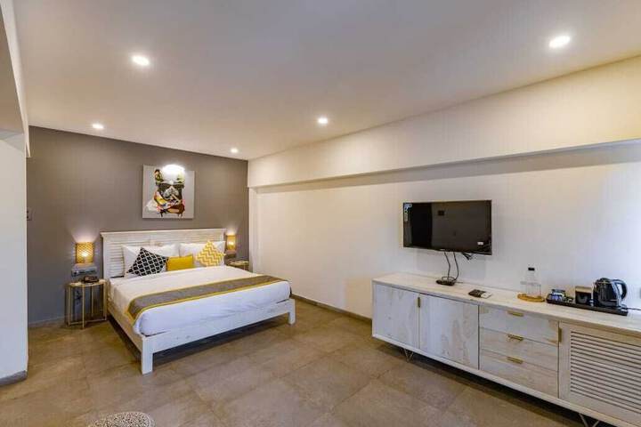 Room 12 of 46