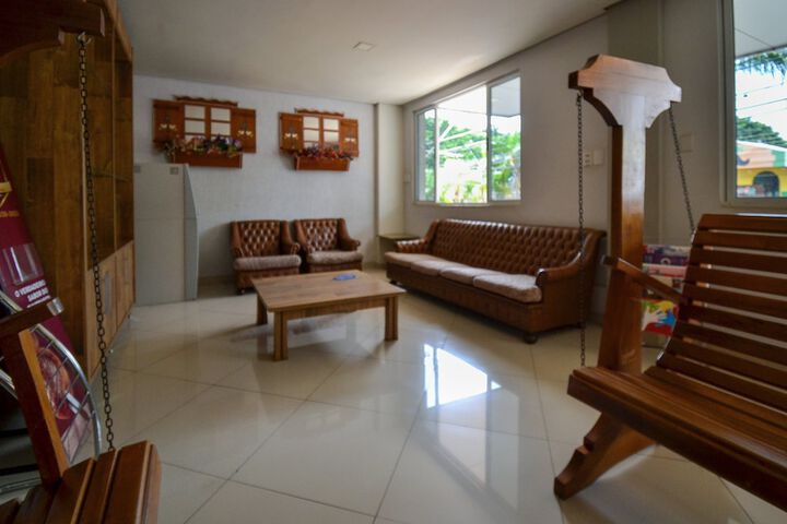 Entrance & Lobby