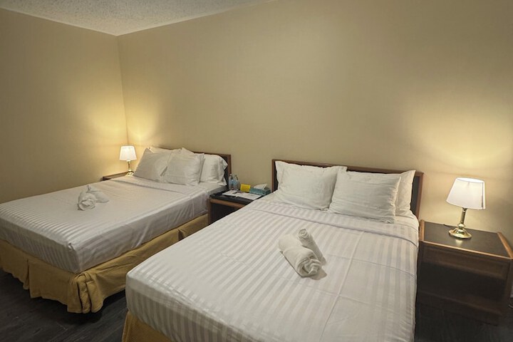 Room 9 of 36
