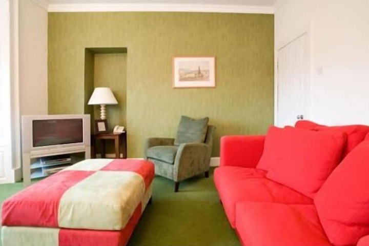 Room 8 of 39