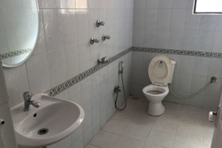 Room 6 of 25