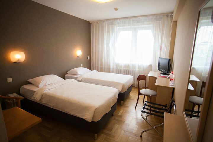 Room 27 of 79