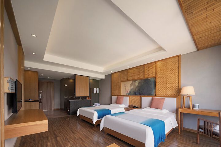 Room 27 of 184