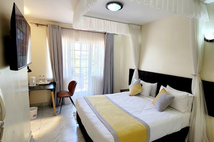 Room 28 of 60