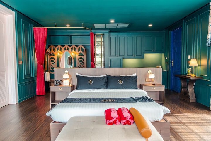 Room 5 of 56