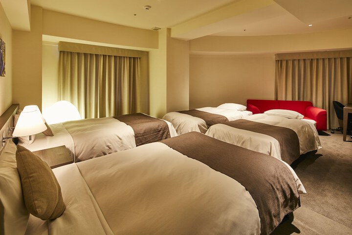 Room 30 of 75