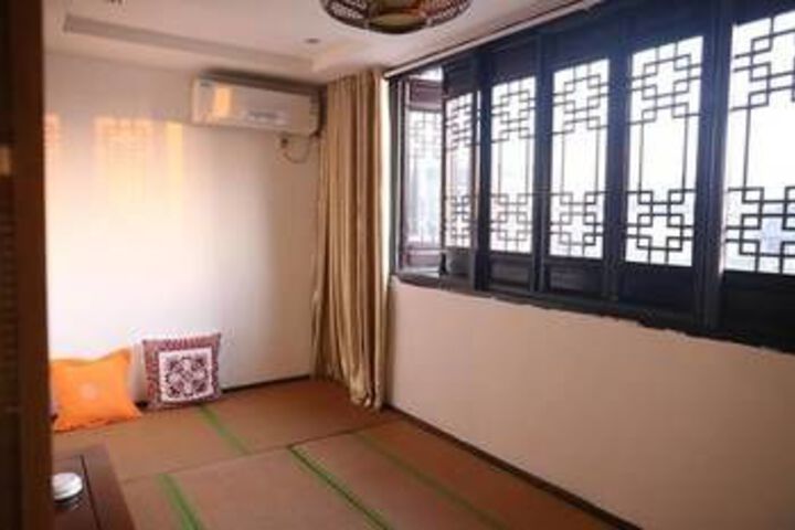 Room 33 of 58