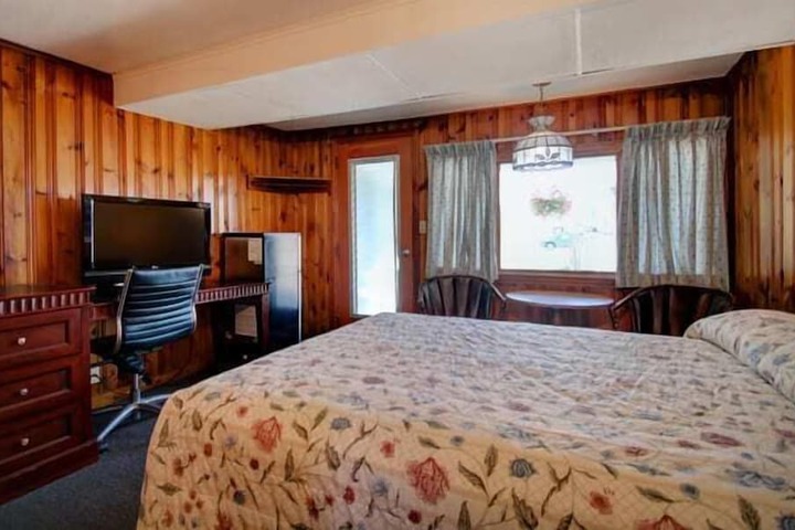 Room 11 of 30