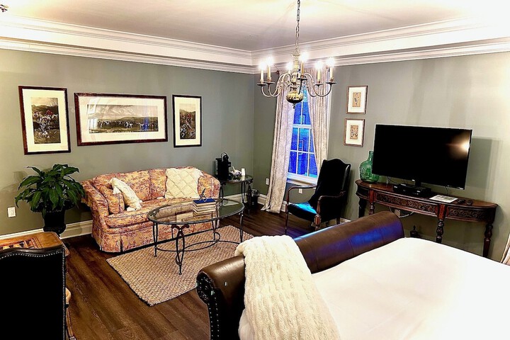 Room 46 of 81