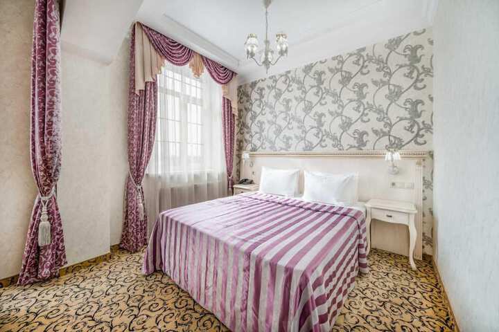 Room 13 of 94
