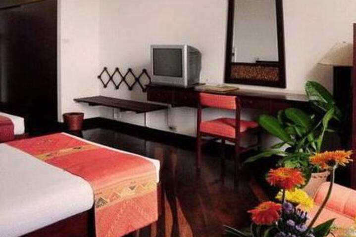 Room 3 of 5