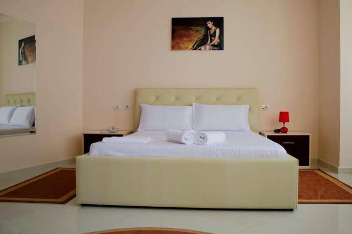 Room 3 of 26
