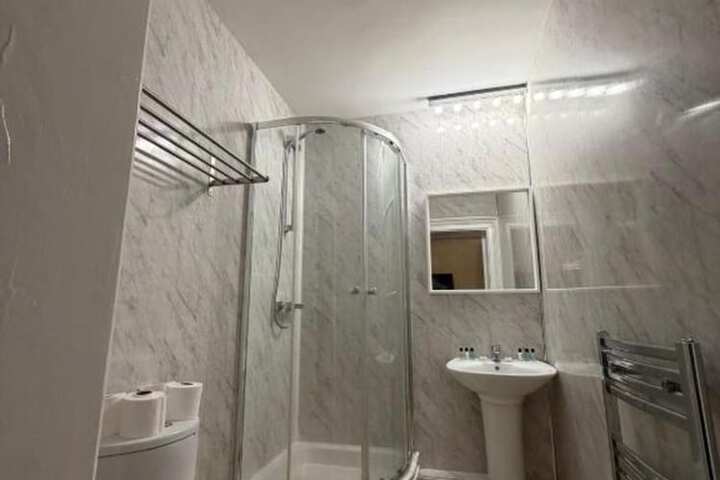 Room 16 of 24