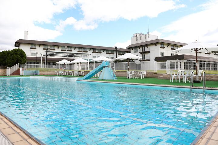 Hotel Pool