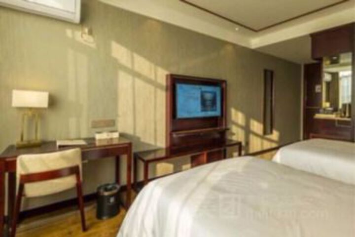 Room 10 of 25