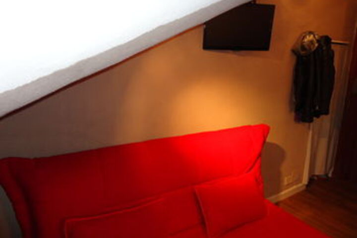 Room 25 of 34