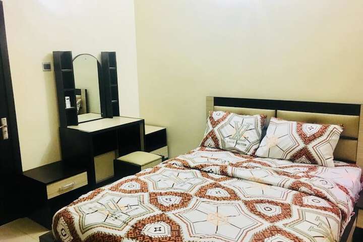 Room 4 of 25