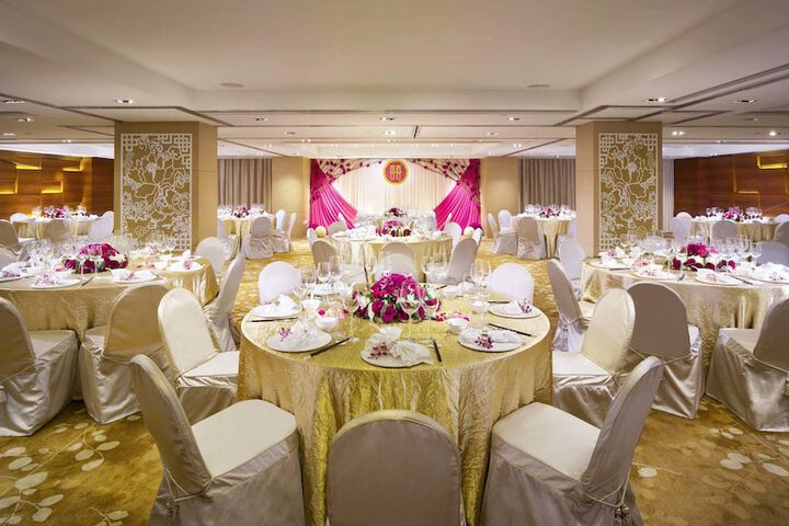 Ballroom/Hall 38 of 54
