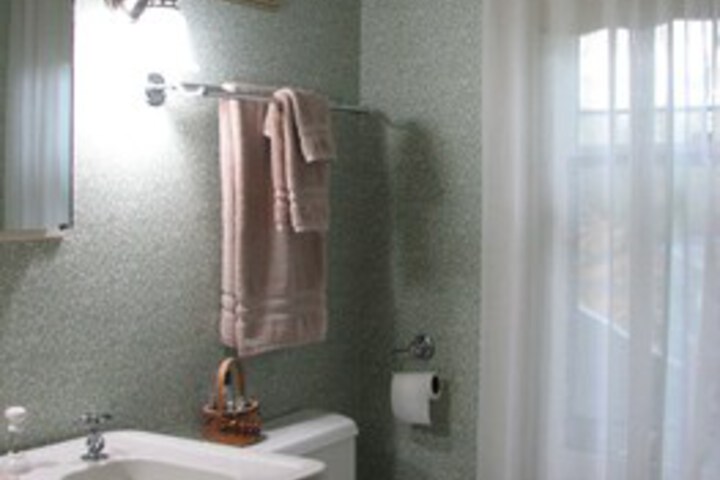 Room 32 of 41